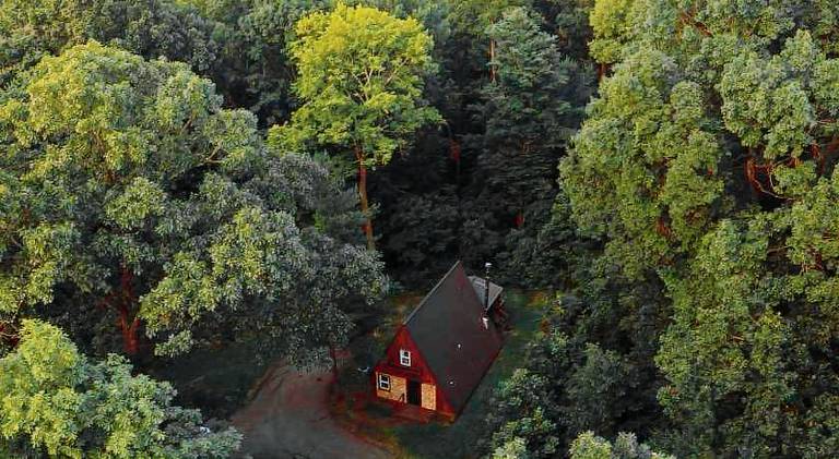 Vacation home with jacuzzi & pool | Pet-friendly in Logan, OH