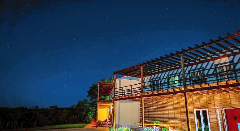 Farm with pool, yard & terrace | Pets allowed — photo 5