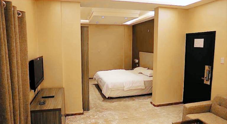 OYO 483 Al Shaiki Hotel