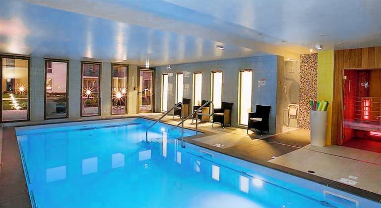 Serviced apartment with terrace, pool & yard | Pets are welcome — photo 3