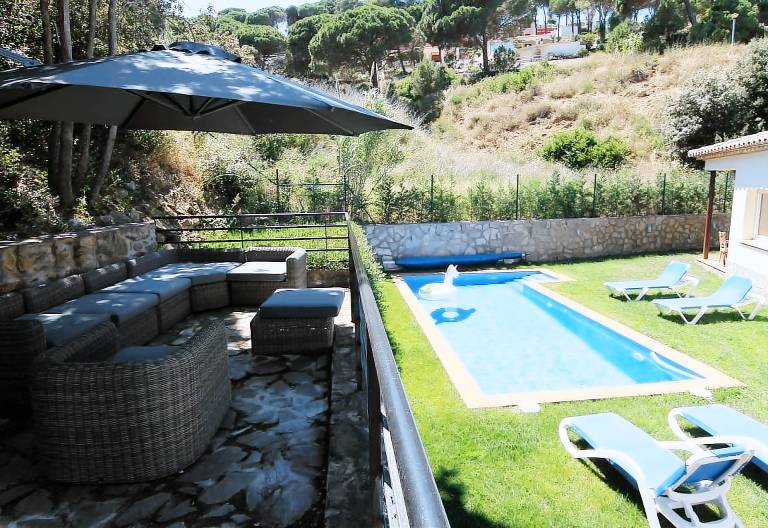 Fully equipped big villa with grill, private pool & yard | Pet-friendly — photo 3