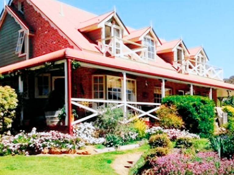 Hawk s Nest Bed & Breakfast