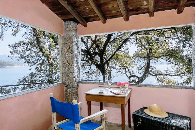 Villa with garden, terrace & grill | City view — photo 4
