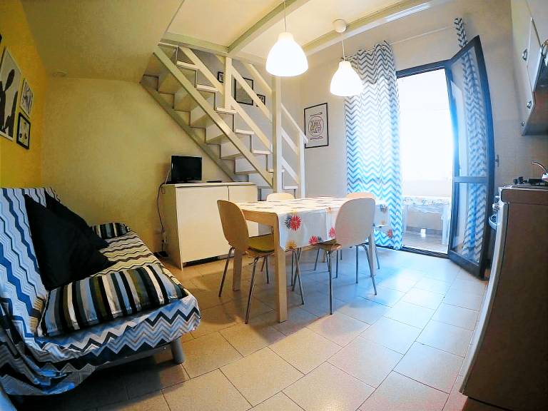 Apartment with barbeque, terrace & yard — photo 2