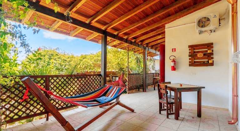 Rental apartment with pool & yard — photo 4
