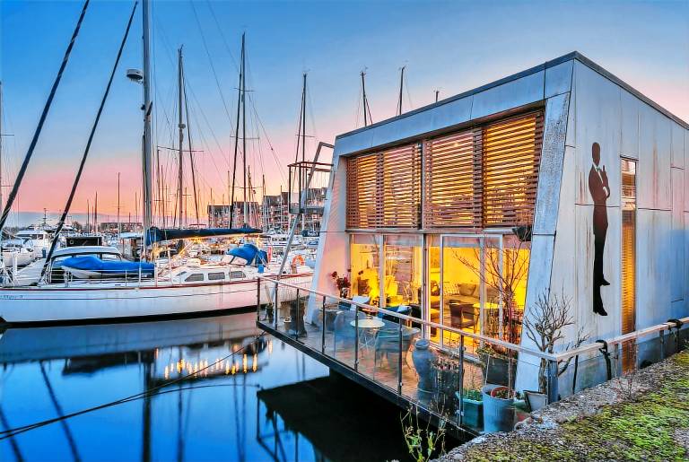The Houseboat Liverpool Marina