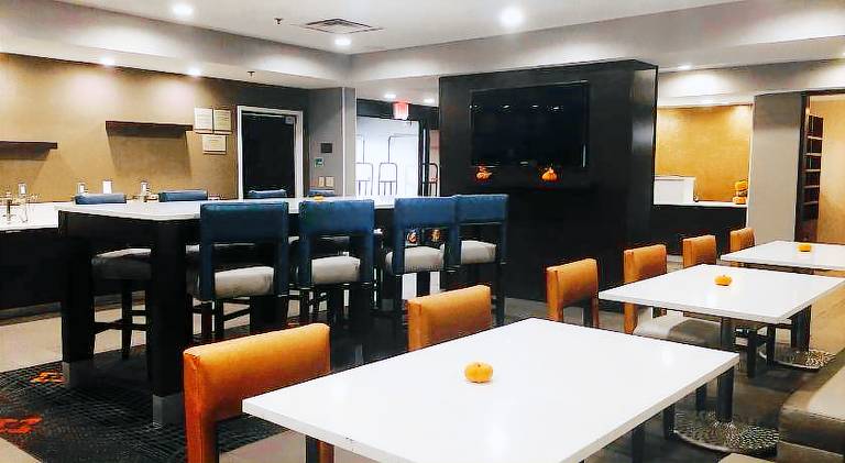 Hawthorn Extended Stay by Wyndham Columbus West — photo 3