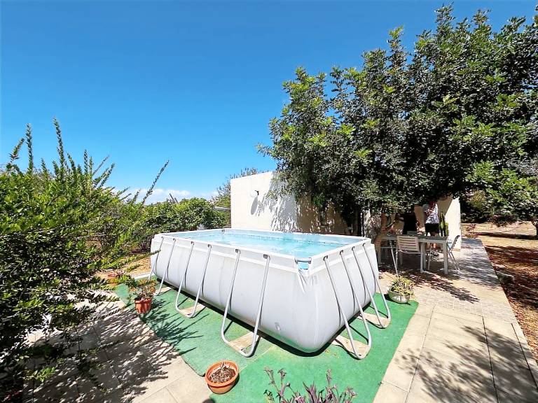 Vacation home with fast internet, patio & private pool | Garden view | Suitable for remote work — photo 5