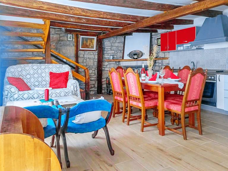 Family-oriented lovely vacation home with yard, grill & terrace | Nature view | Pets are welcome — photo 2