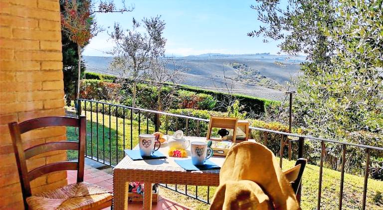 Beautiful farm with patio, pool & BBQ | Pet-friendly — photo 2
