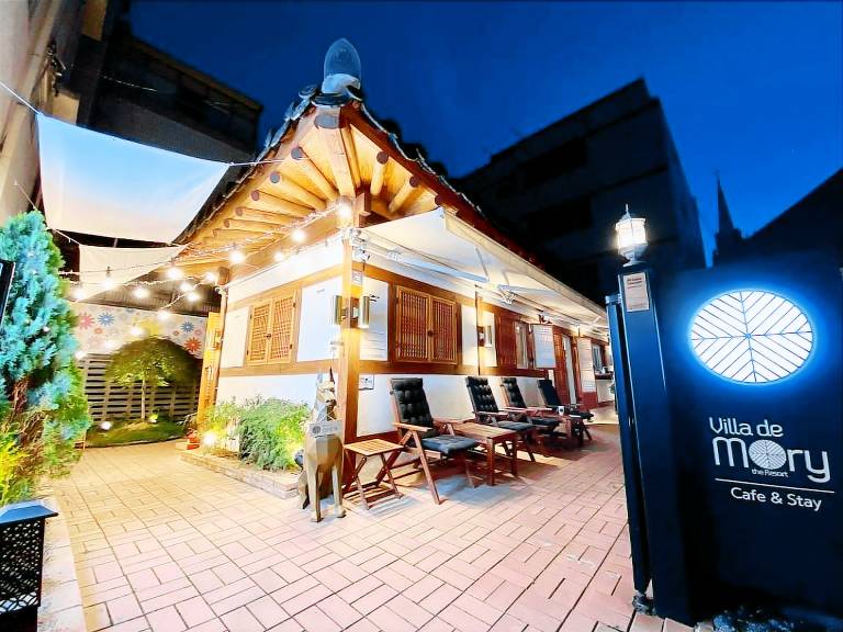 210 m&sup2; Ferienhaus