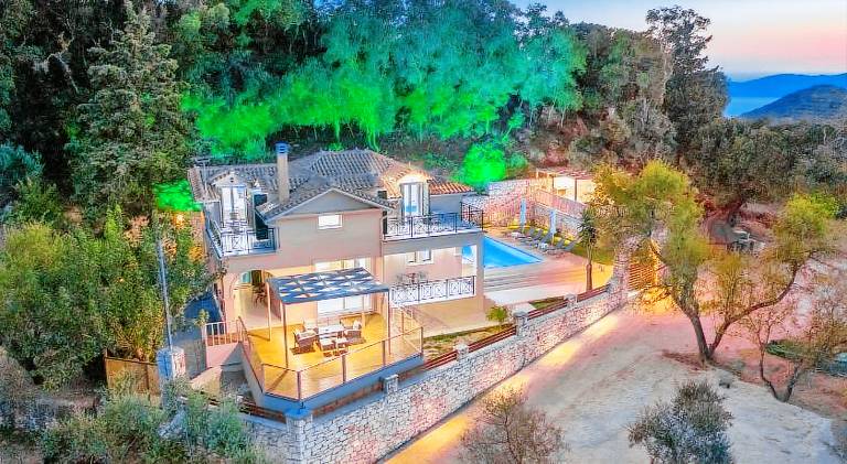 Villa with terrace, private pool & barbecue | Suitable for remote work in Zakynthos