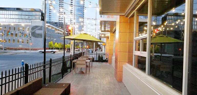 La Quinta Inn & Suites by Wyndham Indianapolis Downtown — photo 4