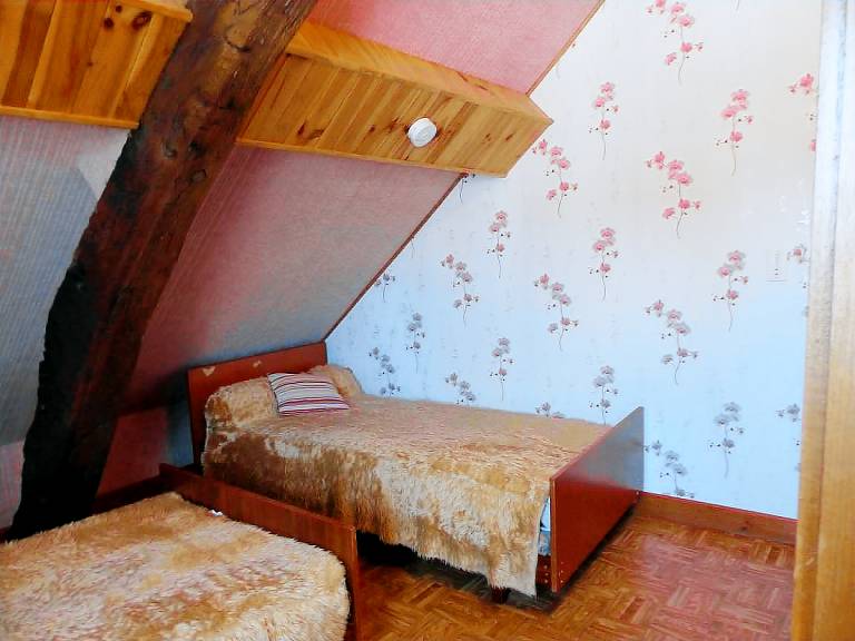 Gite with patio & yard — photo 5