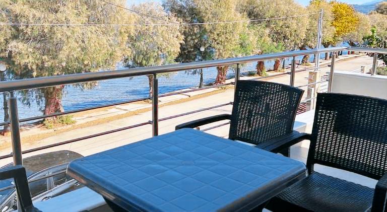 Apartment with garden & terrace — photo 4