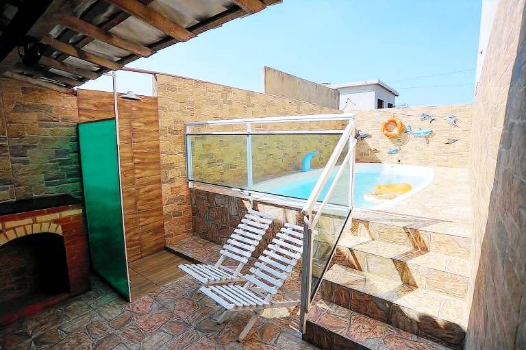 Vacation home with private pool, grill & garden — photo 4