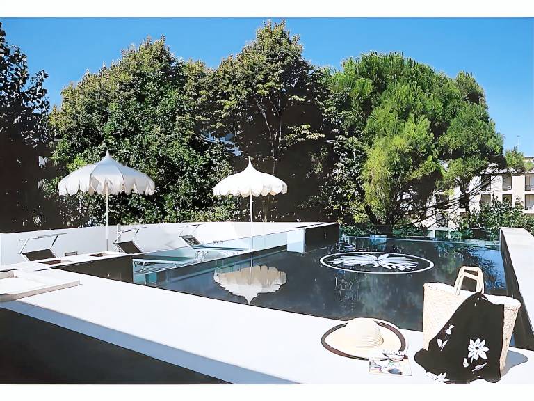 M Glamor Hotel — photo 3