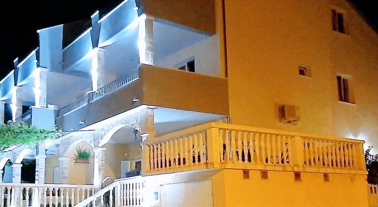 Apartments Dobrila in Jelsa