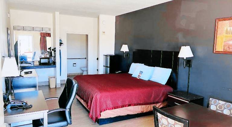 Quality Inn & Suites Victoria South — photo 2