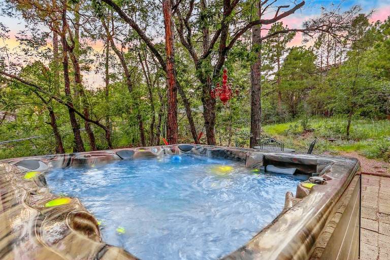House with garden, BBQ & jacuzzi | Mountain view — photo 3