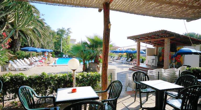 Pleasant serviced apartment with barbeque & pool | Close to the beach | Good for workation | Dogs allowed — photo 4
