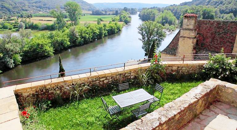 Holiday apartment with 1 room for 4 persons in Beze