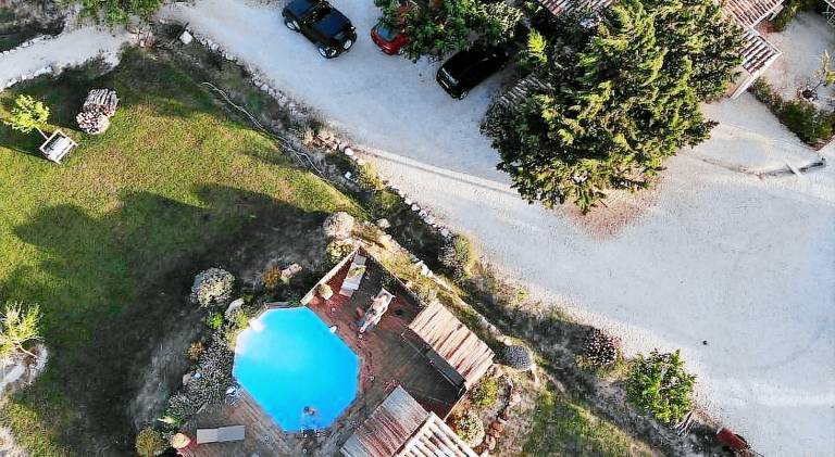 Vacation home with pool — photo 5