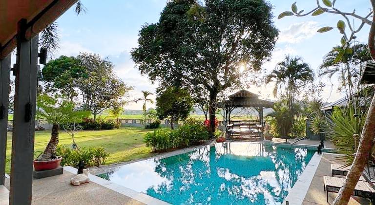 1000 m² Villa