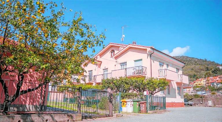 Rental apartment with yard | Pet-friendly in Pietra Ligure