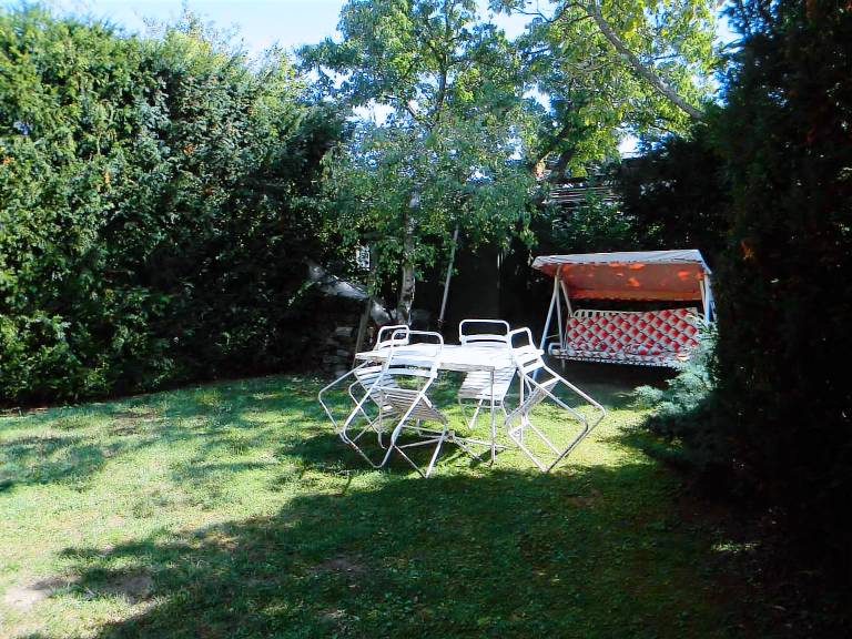 Vacation home with grill, terrace & garden — photo 4