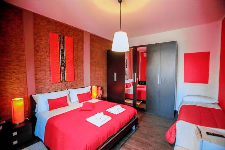 Aparthotel with terrace, fast internet & garden | City view — photo 3