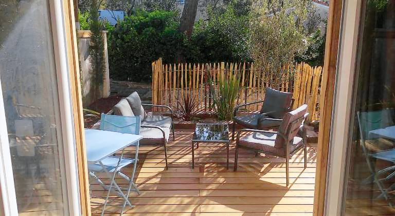 Apartment with patio, garden & barbeque in Lacanau
