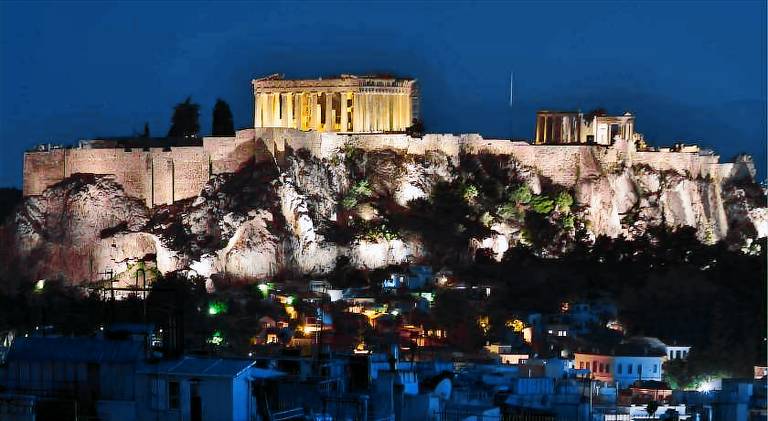 Fully equipped rental apartment with patio | Next to Syntagma Square | Pets allowed in Athens