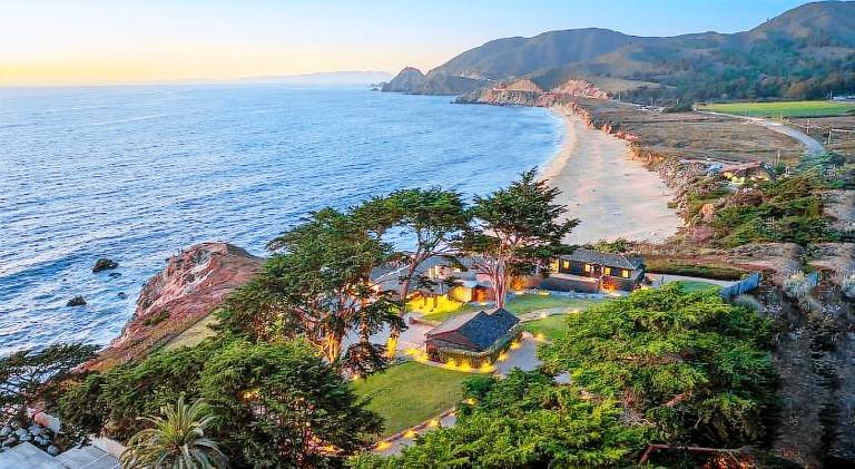 Distinguished Oceanfront Point Estate with Iconic Beach Mountain Vistas in San Mateo, CA