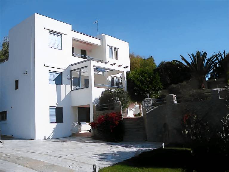 Villa with yard, patio & private pool in Rethymno