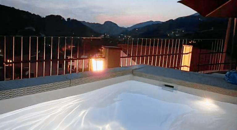 Vacation home with pool — photo 5