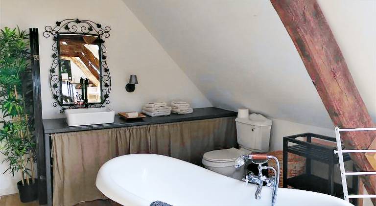 House with pool & jacuzzi — photo 4