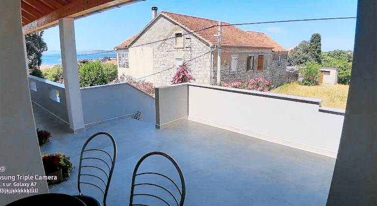 Apartment with patio — photo 5