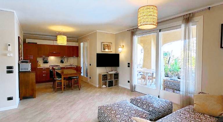 House with pool & hot tub | Close to the beach | Pets are welcome — photo 2