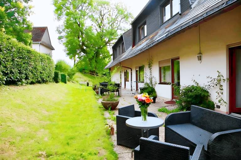 Rental apartment with yard, patio & sauna | Suitable for remote work | Dogs allowed — photo 2