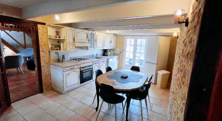 Beautiful house with yard, pool & BBQ | Pet-friendly — photo 2