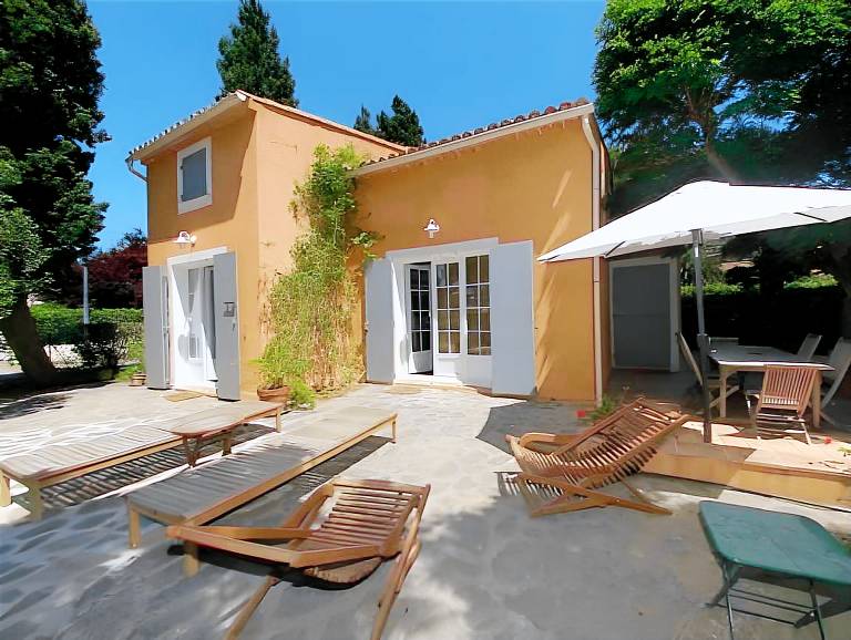 Fully equipped charming villa with terrace, barbeque & garden | Close to the beach | Pet-friendly in Bormes-Les-Mimosas