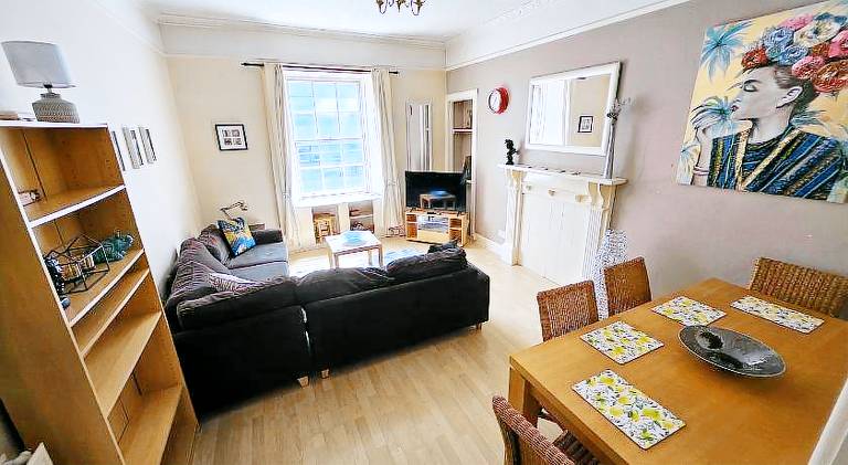 Apartment | Close to Edinburgh Castle — photo 2