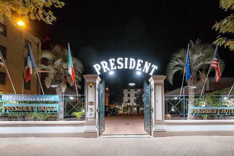 President Hotel — photo 2