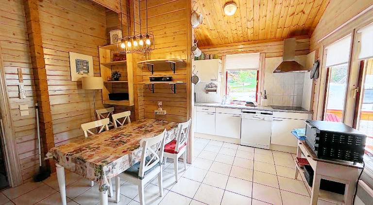 Chalet with pool — photo 4