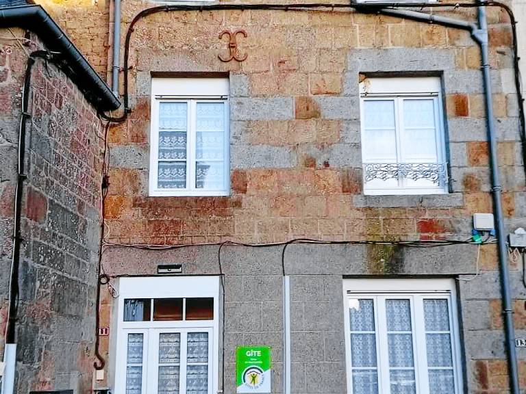 Cottage with 4 rooms for 7 persons in Mayenne