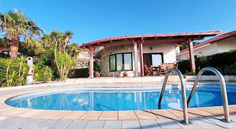 110 m&sup2; Villa