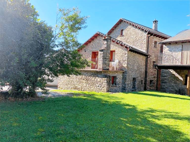 Casa  Broto