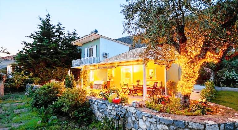 House with garden & BBQ — photo 4