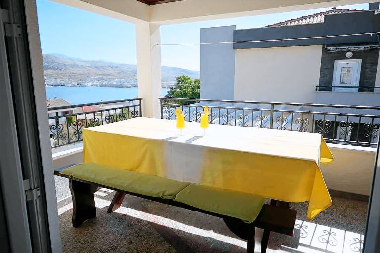 Holiday apartment with balcony and sea view — photo 2
